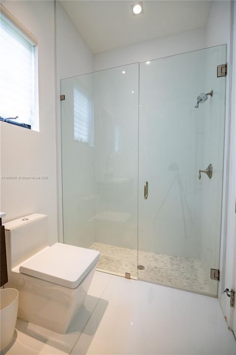 На продажу: $2,399,000 (5 спален, 3 ванн, 3143 Квадратных фут)