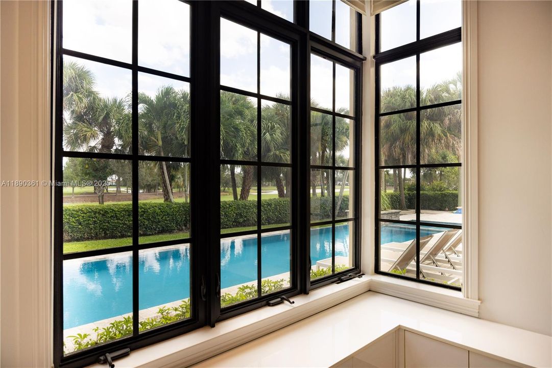 На продажу: $2,399,000 (5 спален, 3 ванн, 3143 Квадратных фут)