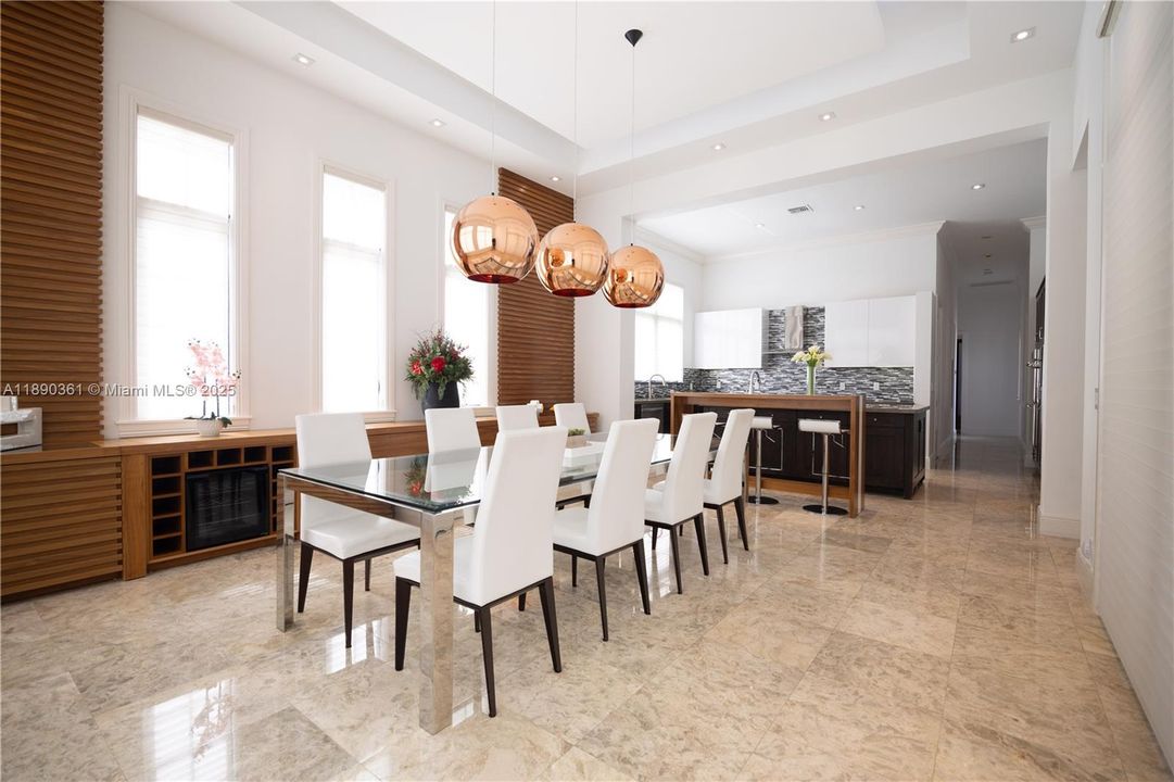 На продажу: $2,399,000 (5 спален, 3 ванн, 3143 Квадратных фут)