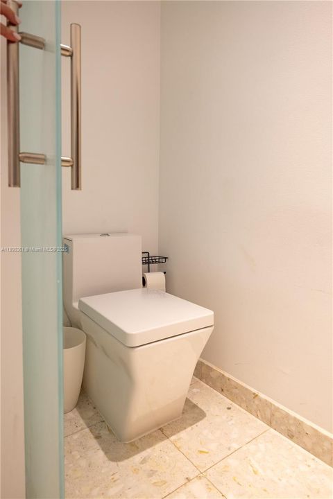 На продажу: $2,399,000 (5 спален, 3 ванн, 3143 Квадратных фут)