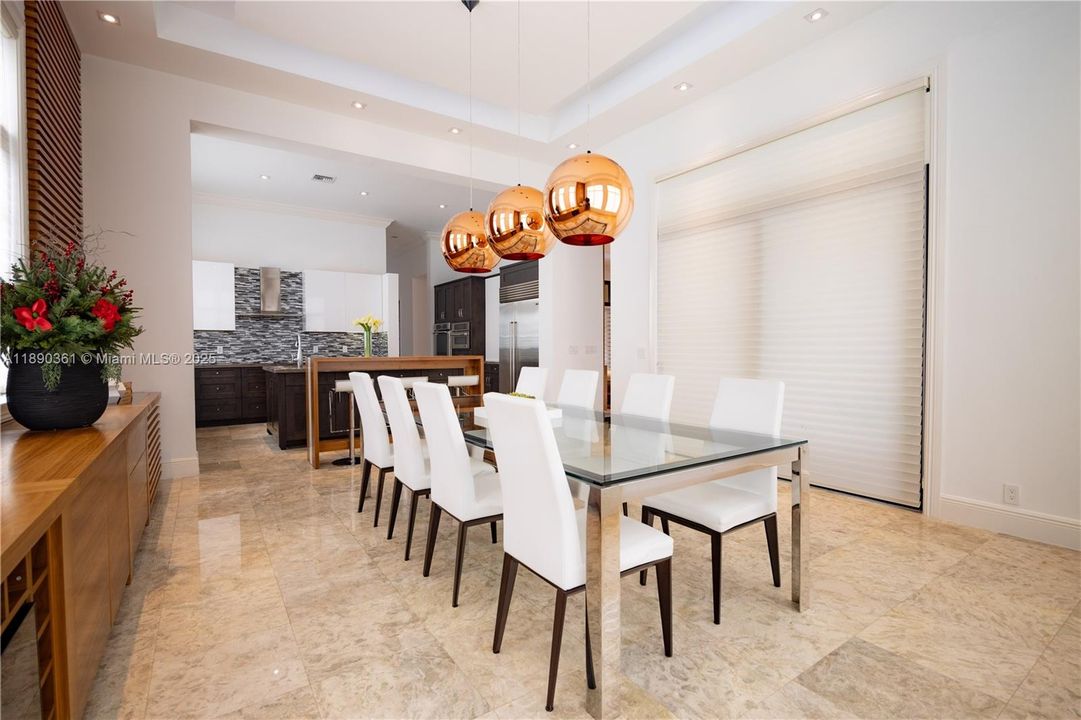 На продажу: $2,399,000 (5 спален, 3 ванн, 3143 Квадратных фут)