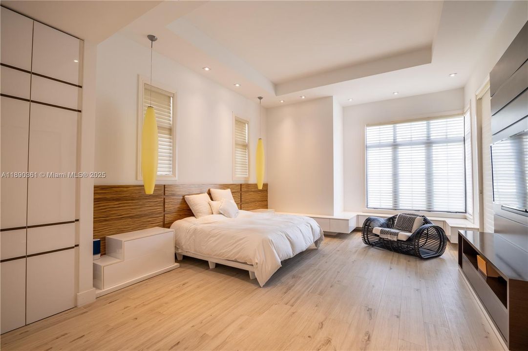 На продажу: $2,399,000 (5 спален, 3 ванн, 3143 Квадратных фут)