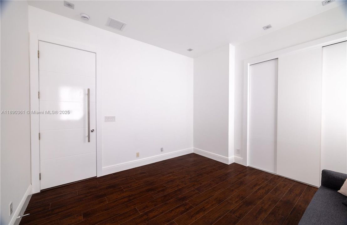 На продажу: $2,399,000 (5 спален, 3 ванн, 3143 Квадратных фут)