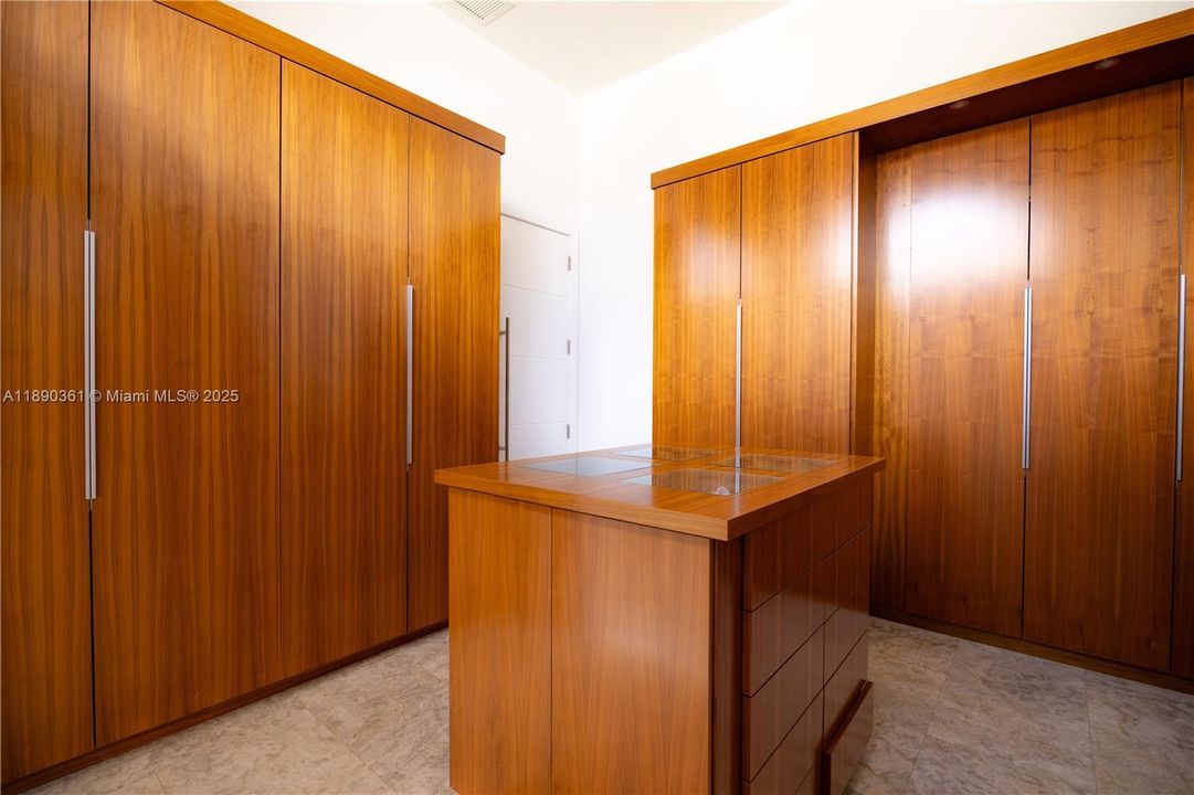 На продажу: $2,399,000 (5 спален, 3 ванн, 3143 Квадратных фут)