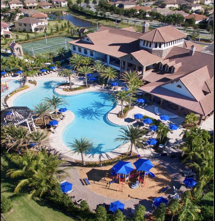 На продажу: $2,399,000 (5 спален, 3 ванн, 3143 Квадратных фут)