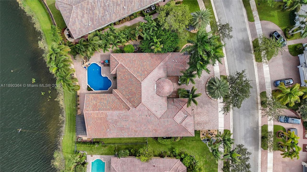 Recently Sold: $1,500,000 (6 beds, 4 baths, 3756 Square Feet)