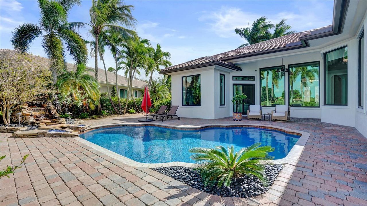 Recently Sold: $1,500,000 (6 beds, 4 baths, 3756 Square Feet)