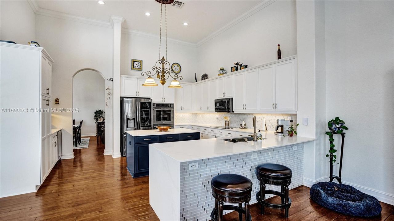 Recently Sold: $1,500,000 (6 beds, 4 baths, 3756 Square Feet)