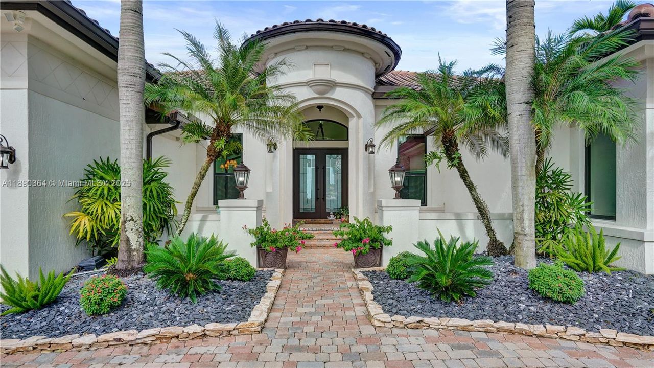 Recently Sold: $1,500,000 (6 beds, 4 baths, 3756 Square Feet)