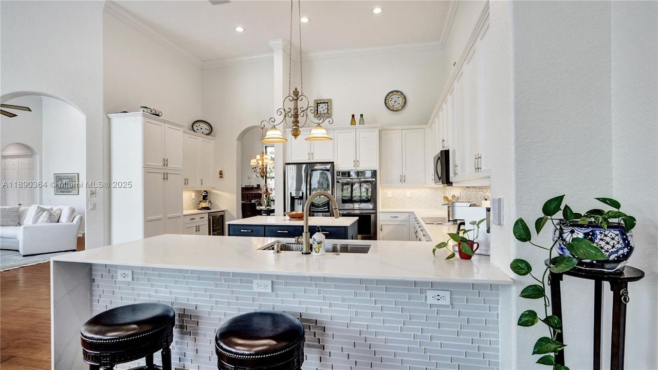 Recently Sold: $1,500,000 (6 beds, 4 baths, 3756 Square Feet)