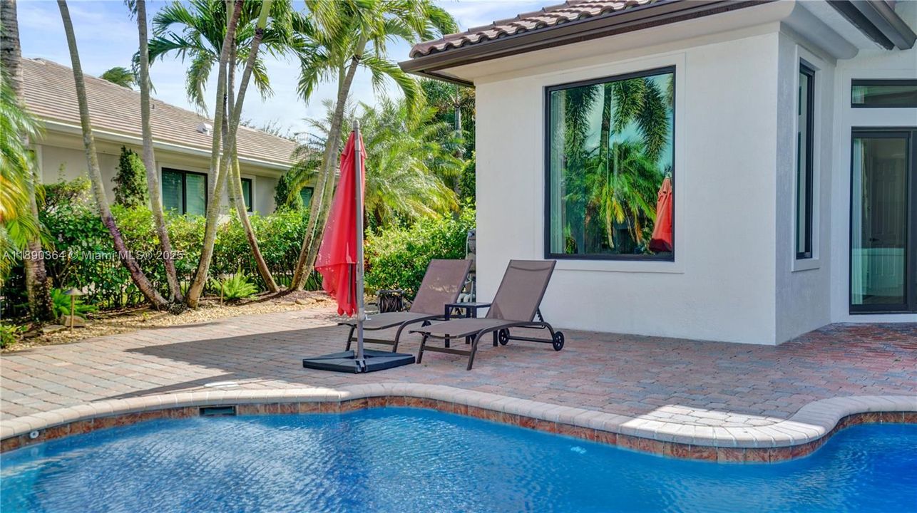 Recently Sold: $1,500,000 (6 beds, 4 baths, 3756 Square Feet)