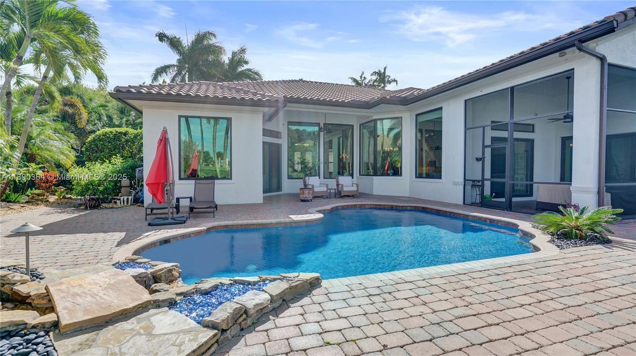 Recently Sold: $1,500,000 (6 beds, 4 baths, 3756 Square Feet)