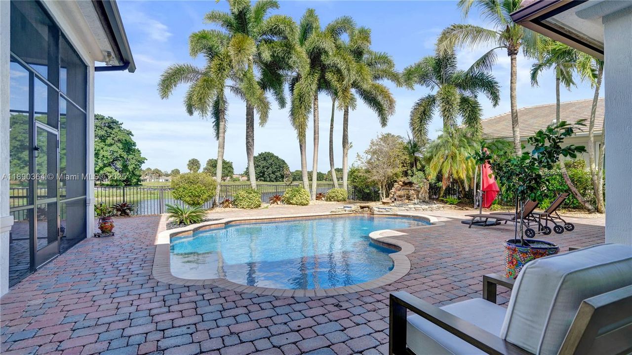 Recently Sold: $1,500,000 (6 beds, 4 baths, 3756 Square Feet)