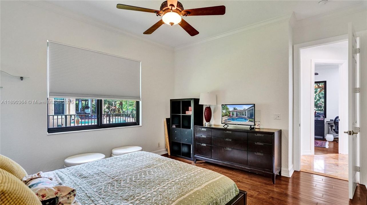 Recently Sold: $1,500,000 (6 beds, 4 baths, 3756 Square Feet)