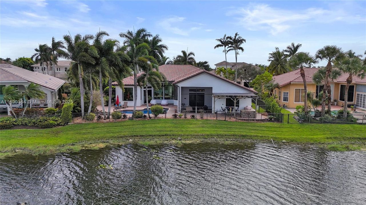 Recently Sold: $1,500,000 (6 beds, 4 baths, 3756 Square Feet)