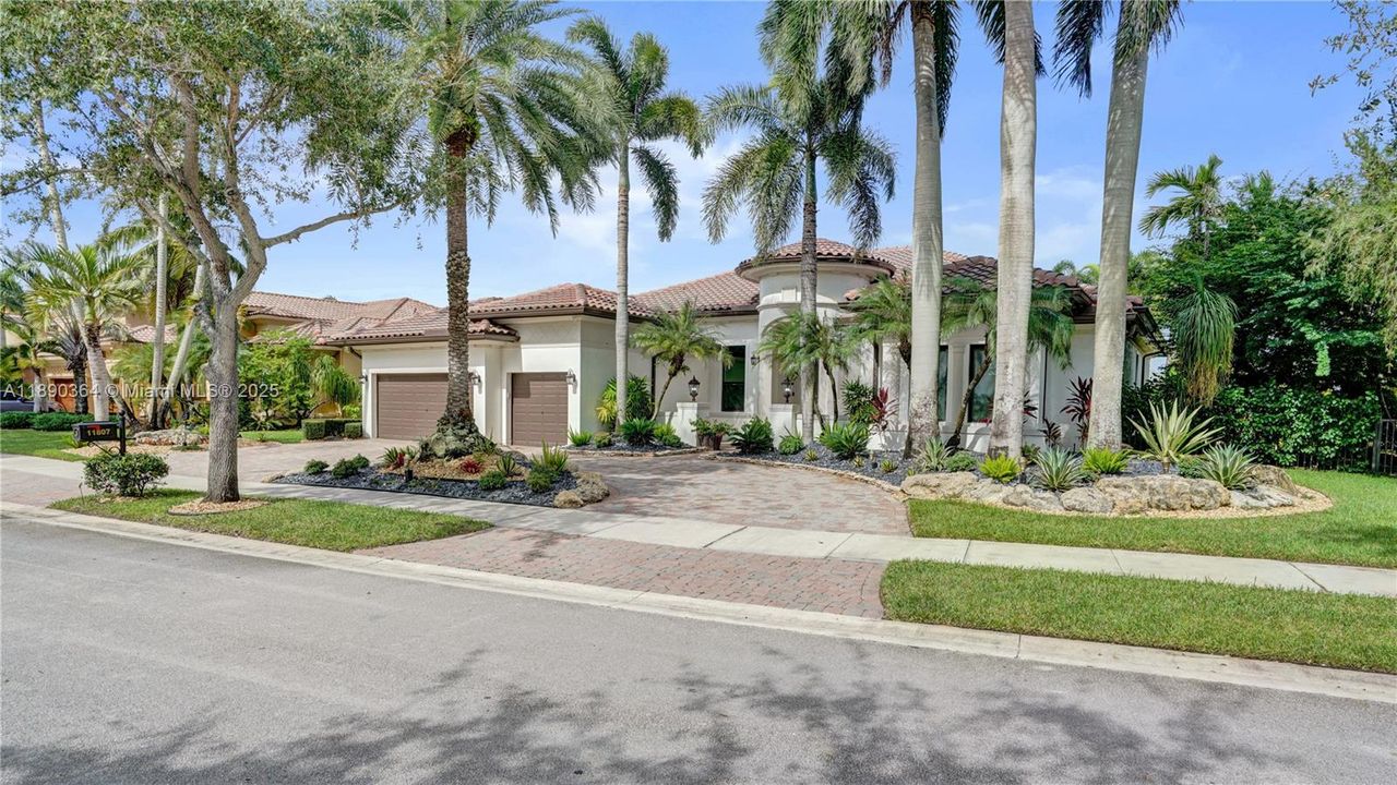 Recently Sold: $1,500,000 (6 beds, 4 baths, 3756 Square Feet)