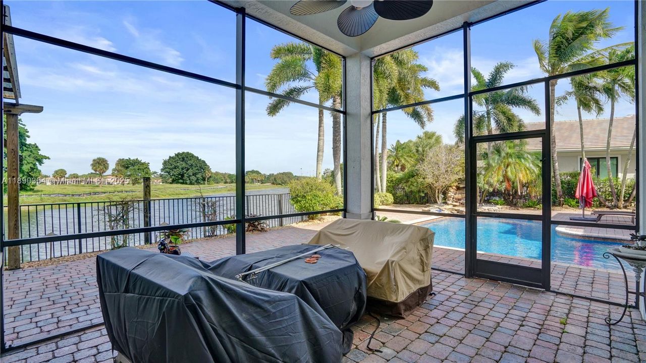 Recently Sold: $1,500,000 (6 beds, 4 baths, 3756 Square Feet)