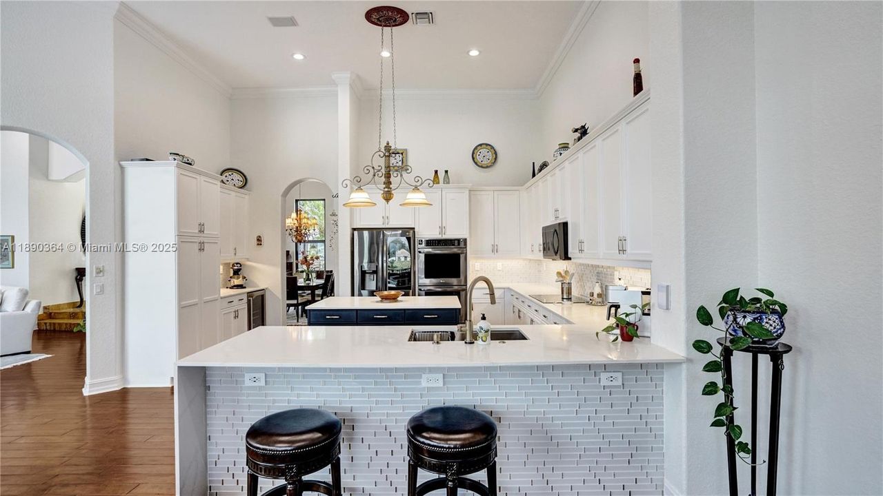 Recently Sold: $1,500,000 (6 beds, 4 baths, 3756 Square Feet)