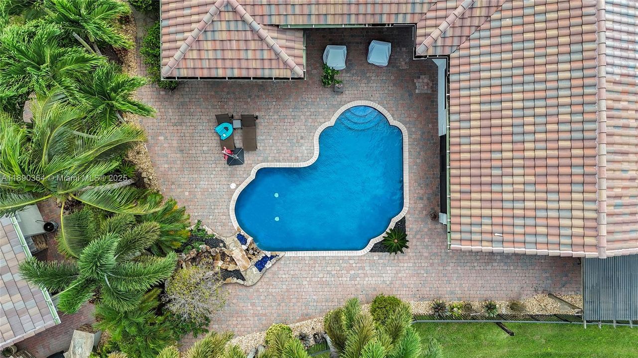 Recently Sold: $1,500,000 (6 beds, 4 baths, 3756 Square Feet)