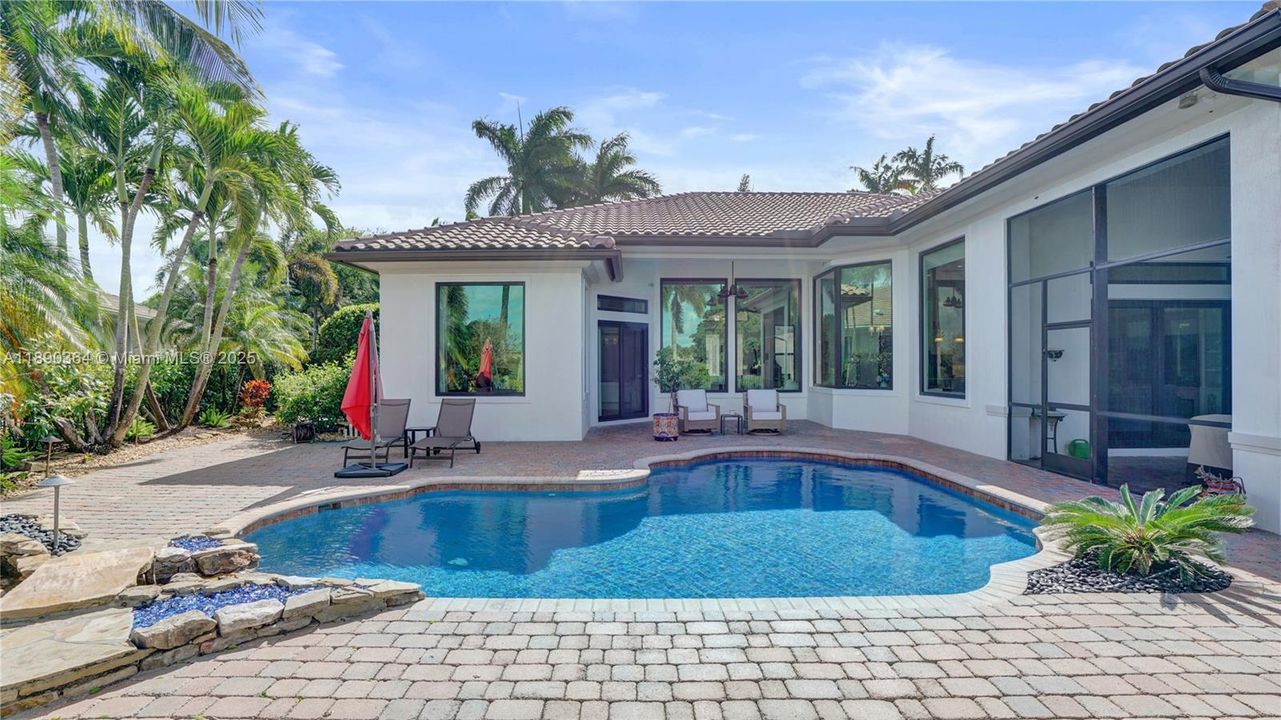 Recently Sold: $1,500,000 (6 beds, 4 baths, 3756 Square Feet)