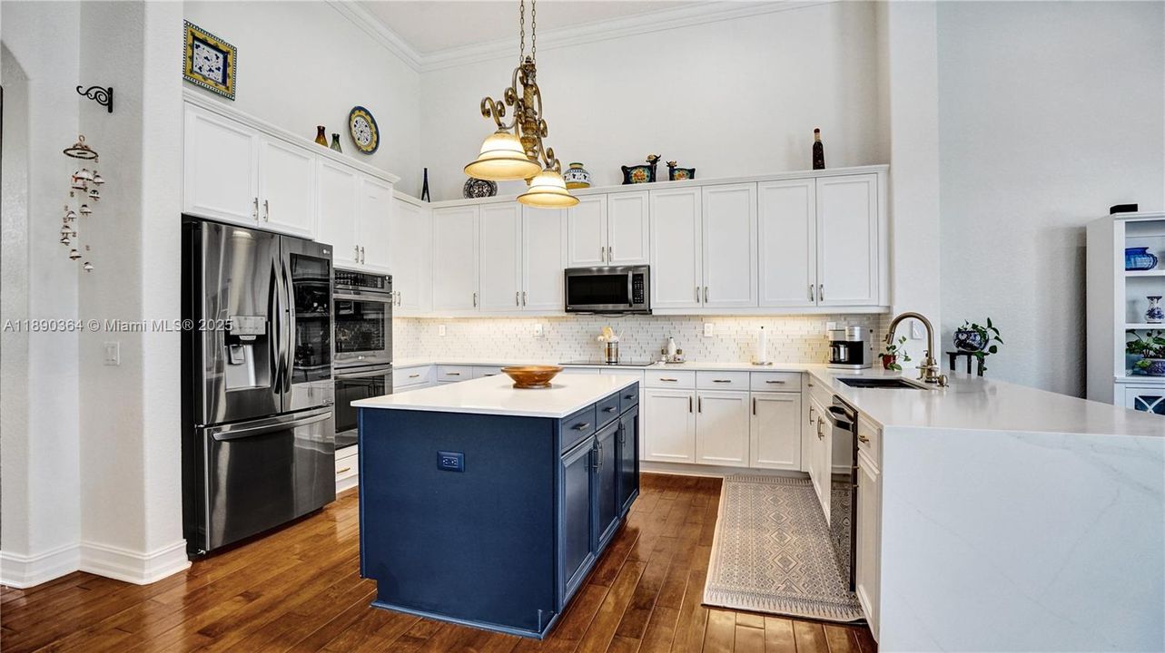 Recently Sold: $1,500,000 (6 beds, 4 baths, 3756 Square Feet)