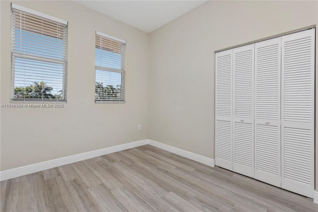 Activo con contrato: $3,800 (3 camas, 2 baños, 1680 Pies cuadrados)