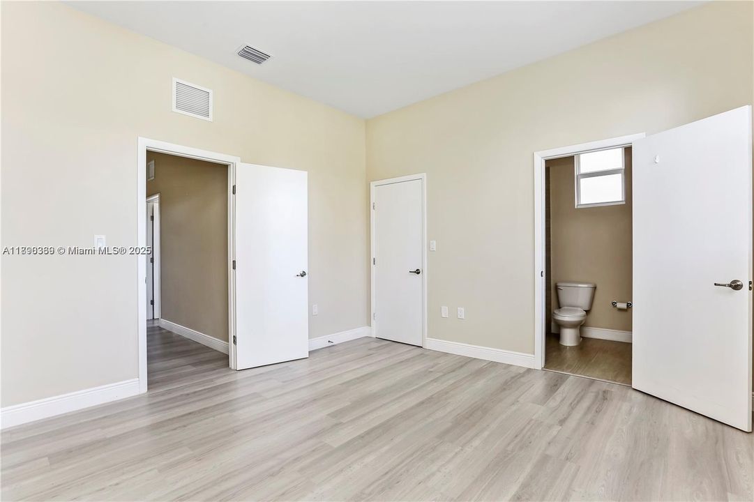 Activo con contrato: $3,800 (3 camas, 2 baños, 1680 Pies cuadrados)