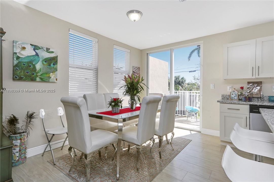 Activo con contrato: $3,800 (3 camas, 2 baños, 1680 Pies cuadrados)