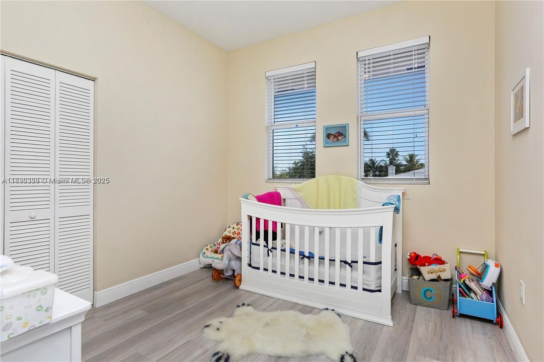 Activo con contrato: $3,800 (3 camas, 2 baños, 1680 Pies cuadrados)