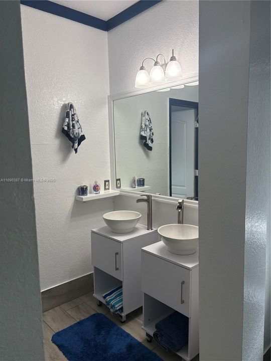 For Sale: $599,000 (3 beds, 2 baths, 1519 Square Feet)