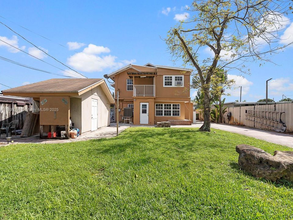 合同活跃: $799,999 (0 贝兹, 0 浴室, 2780 平方英尺)