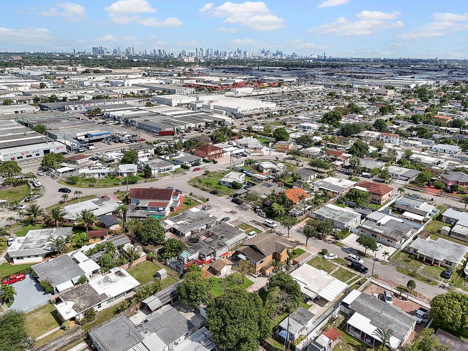 合同活跃: $799,999 (0 贝兹, 0 浴室, 2780 平方英尺)