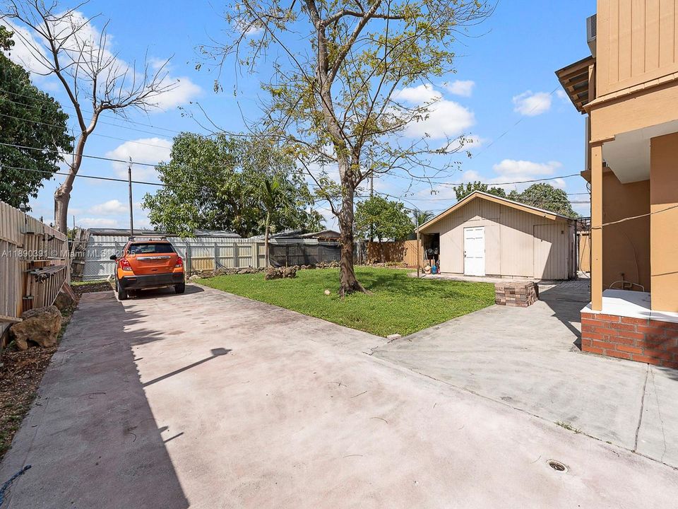 合同活跃: $799,999 (0 贝兹, 0 浴室, 2780 平方英尺)