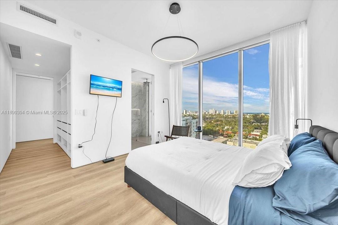 Под контрактом: $35,000 (3 спален, 3 ванн, 2691 Квадратных фут)