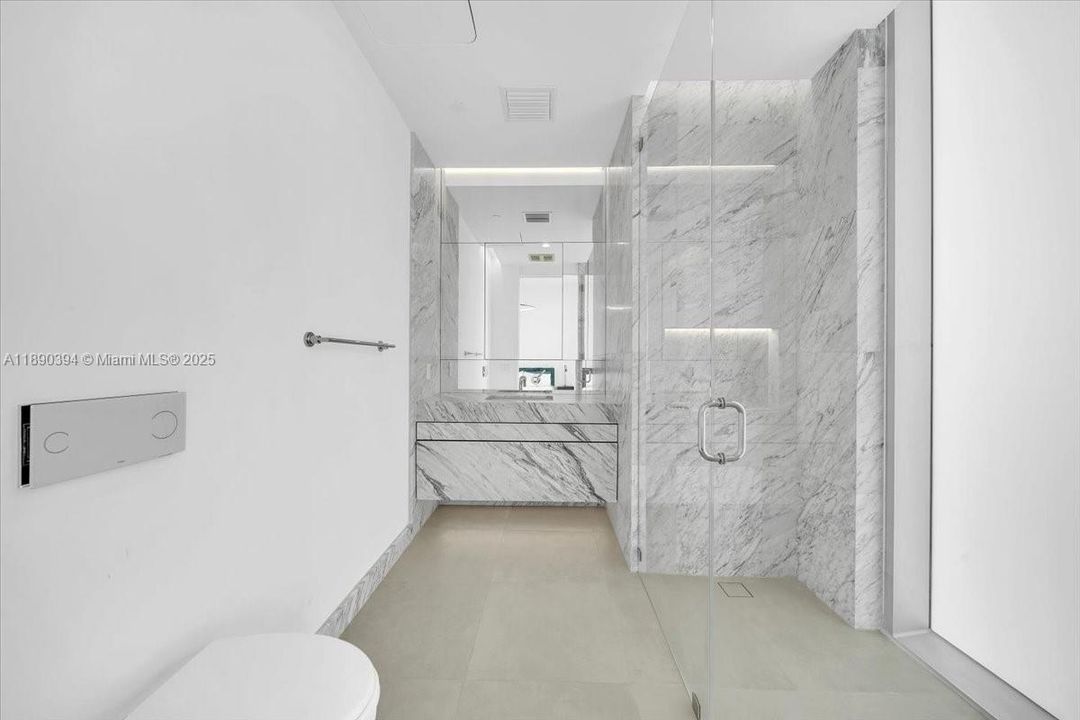 Под контрактом: $35,000 (3 спален, 3 ванн, 2691 Квадратных фут)