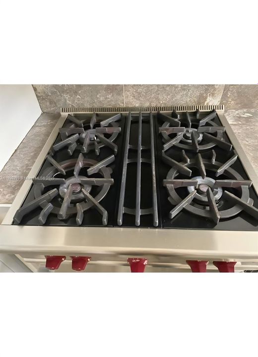 For Sale: $444,000 (2 beds, 2 baths, 1150 Square Feet)