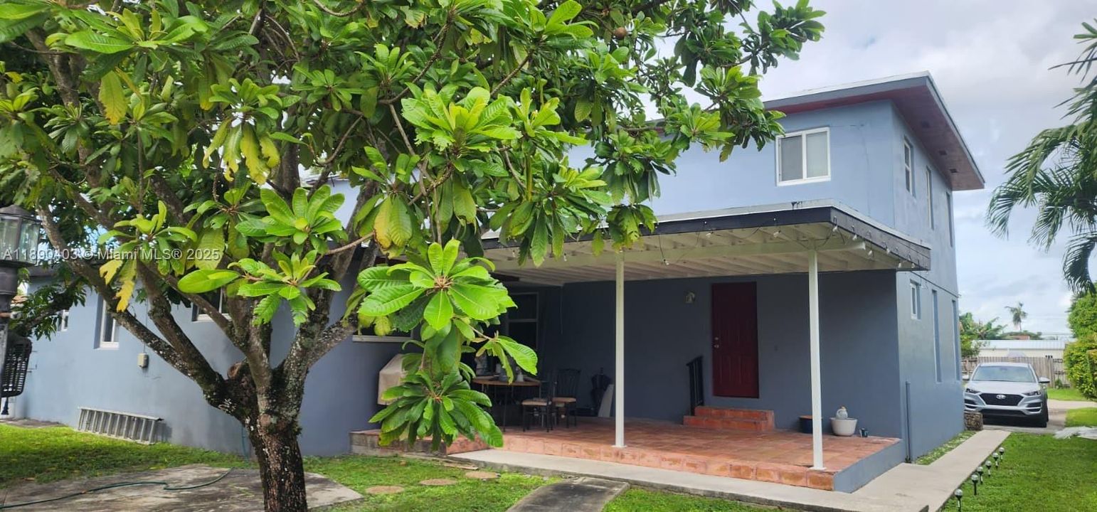 Vendido Recientemente: $1,100,000 (0 camas, 0 baños, 3085 Pies cuadrados)