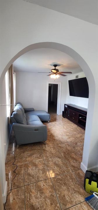 Vendido Recientemente: $1,100,000 (0 camas, 0 baños, 3085 Pies cuadrados)