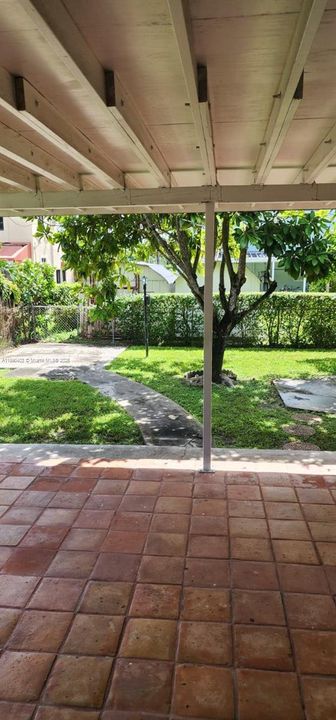 Vendido Recientemente: $1,100,000 (0 camas, 0 baños, 3085 Pies cuadrados)