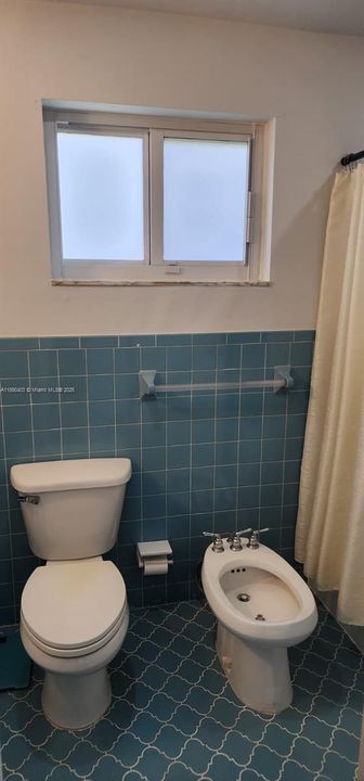 Vendido Recientemente: $1,100,000 (0 camas, 0 baños, 3085 Pies cuadrados)