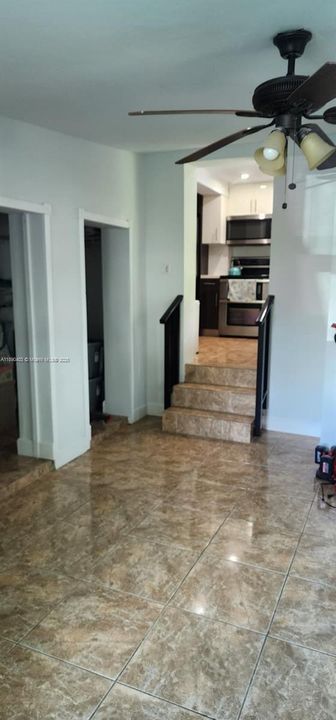 Vendido Recientemente: $1,100,000 (0 camas, 0 baños, 3085 Pies cuadrados)