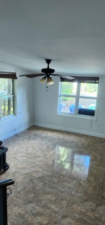 Vendido Recientemente: $1,100,000 (0 camas, 0 baños, 3085 Pies cuadrados)