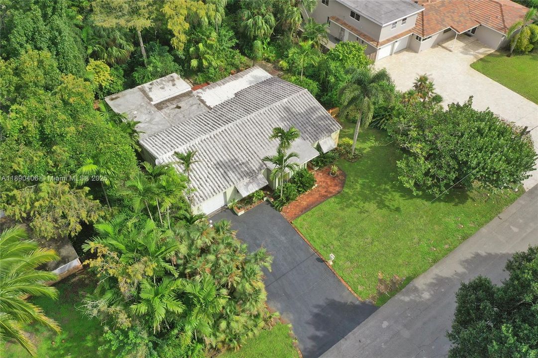 Activo con contrato: $799,000 (4 camas, 2 baños, 2346 Pies cuadrados)