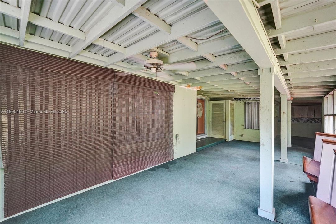 Activo con contrato: $799,000 (4 camas, 2 baños, 2346 Pies cuadrados)