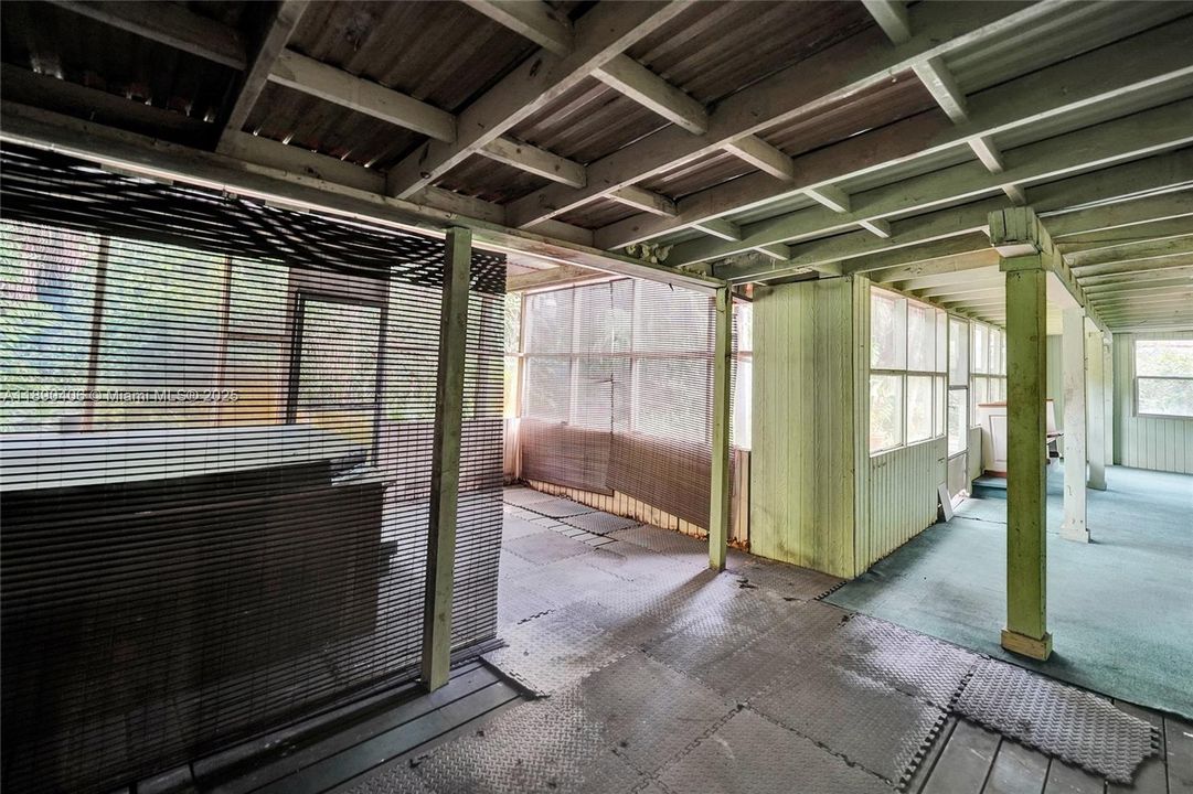 Activo con contrato: $799,000 (4 camas, 2 baños, 2346 Pies cuadrados)