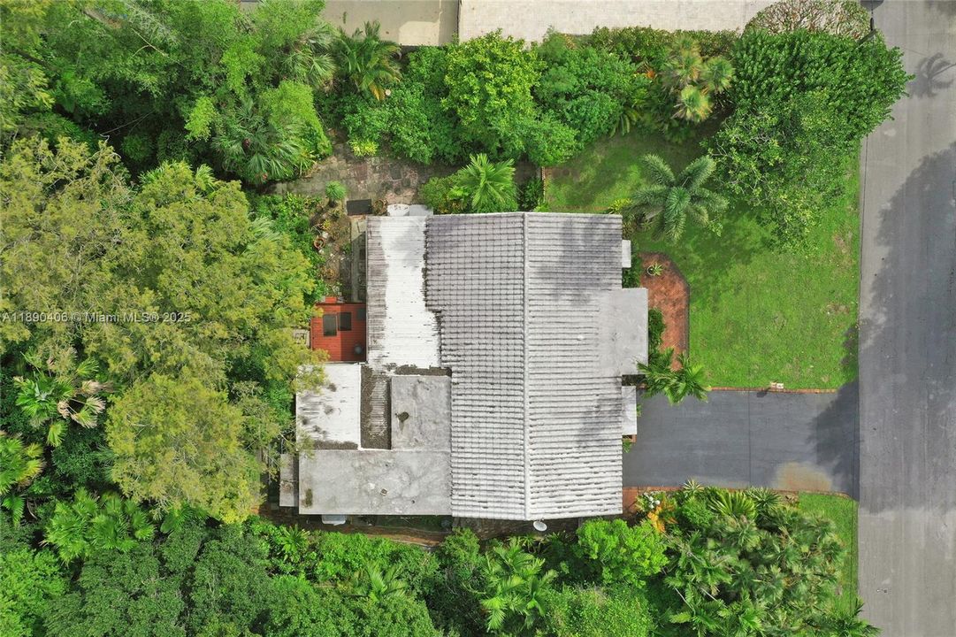 Activo con contrato: $799,000 (4 camas, 2 baños, 2346 Pies cuadrados)