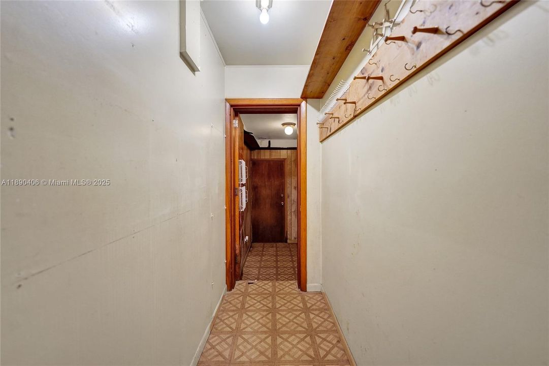 Activo con contrato: $799,000 (4 camas, 2 baños, 2346 Pies cuadrados)