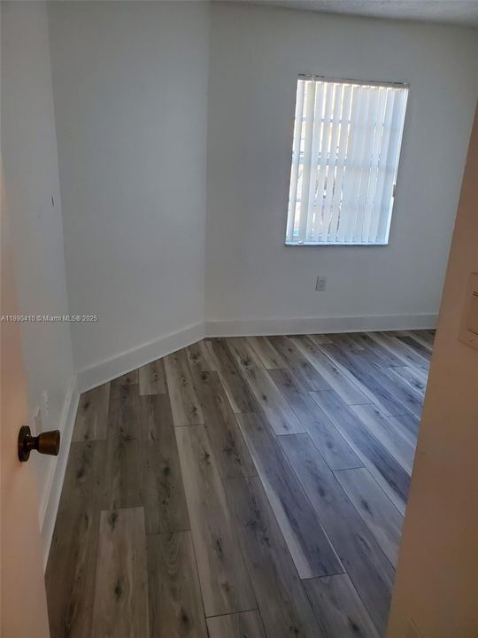 Под контрактом: $2,500 (2 спален, 2 ванн, 1132 Квадратных фут)