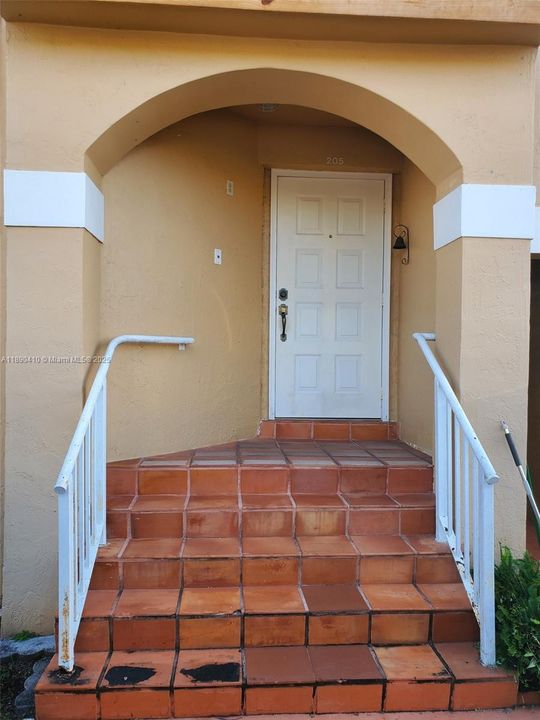 Под контрактом: $2,500 (2 спален, 2 ванн, 1132 Квадратных фут)