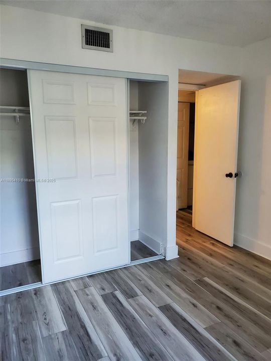 Под контрактом: $2,500 (2 спален, 2 ванн, 1132 Квадратных фут)